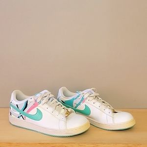 Women's Nike Sneakers